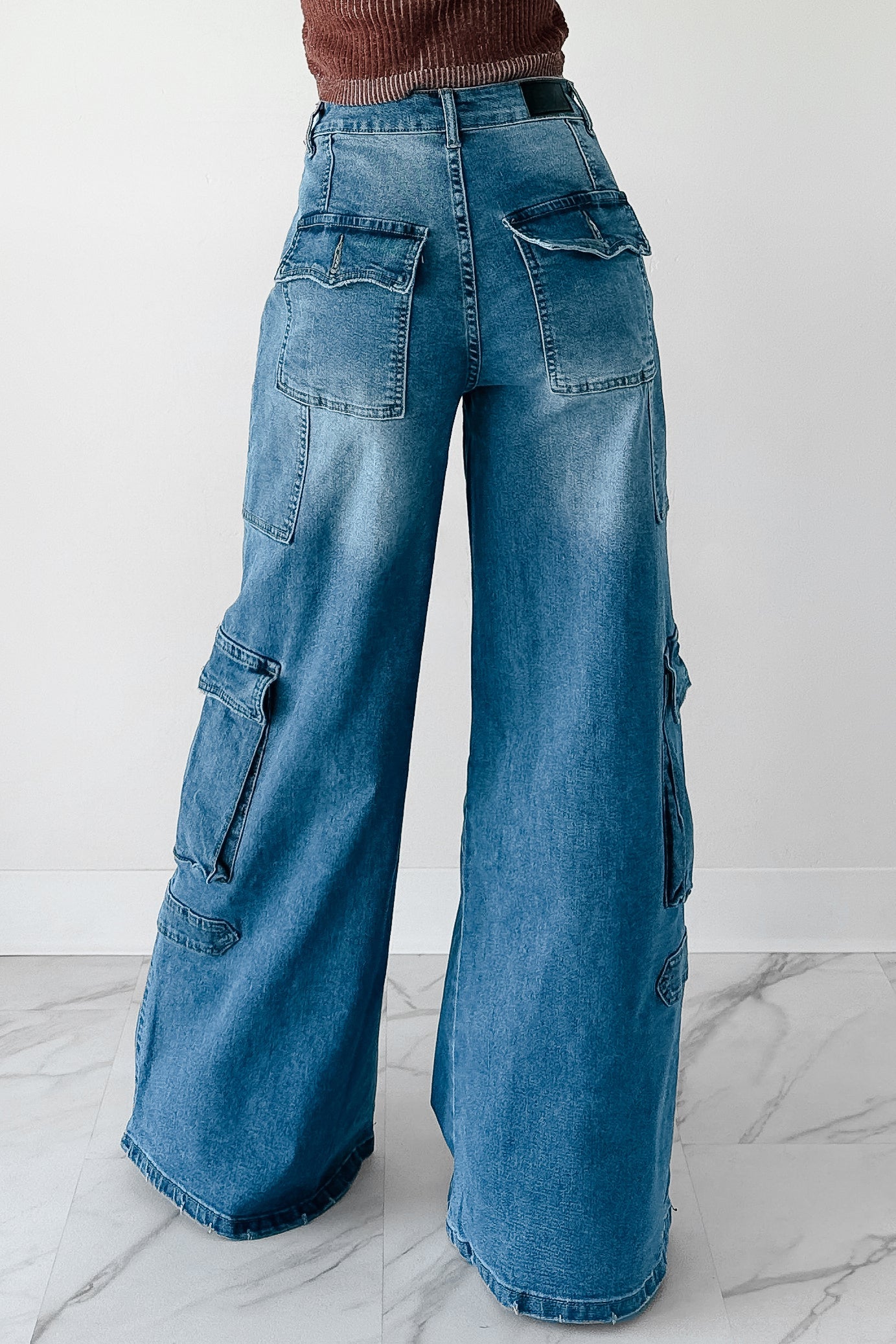 Susan Wide Leg Balboa Cargo Jeans (Medium)