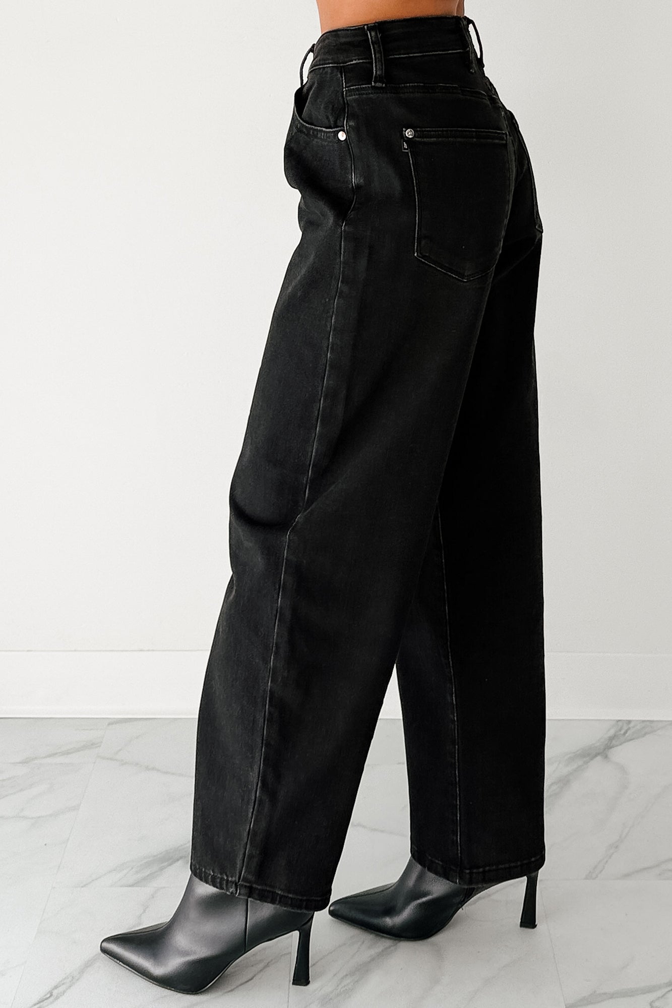 Sophia High Rise Judy Blue Washed Barrel Jeans (Black)
